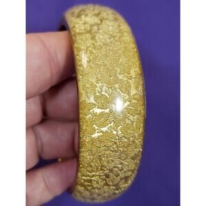 Vintage Lucite Acrylic Resin & Brass Bangle Bracelet with Gold Tone Lace Design